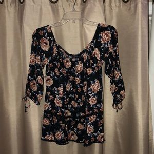 american eagle blouse🌟🌟🌟